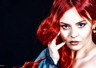 „exciting red” | Marta by Frank Eckgold